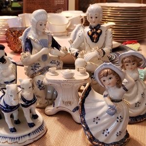 Decorative figurines